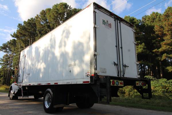 2005 KENWORTH T300 DIESEL BOX TRUCK - cars & trucks - by dealer -... for sale in Garner, NC – photo 3