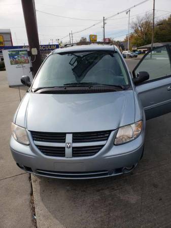 2006 Dodge Grand Caravan SXT - cars & trucks - by owner - vehicle... for sale in Louisville, KY – photo 2