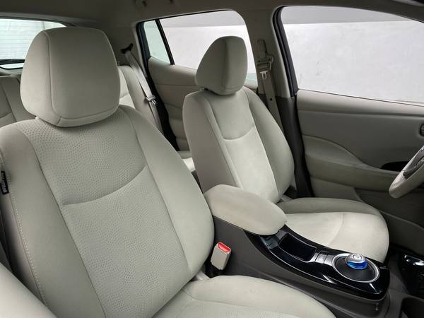 2016 Nissan LEAF SV Hatchback 4D hatchback White - FINANCE ONLINE -... for sale in Brooklyn, NY – photo 20