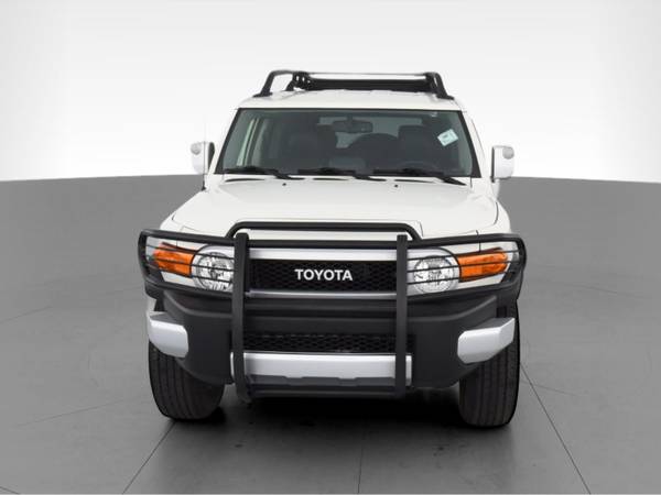 2013 Toyota FJ Cruiser Sport Utility 2D suv White - FINANCE ONLINE -... for sale in Cleveland, OH – photo 17