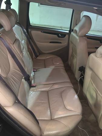 02 Volvo V70 station wagon with third row seat for sale in Hamden, CT – photo 9