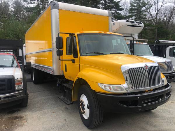 2017 International 4300 26 Box Truck 9743 - - by for sale in Coventry, RI – photo 3
