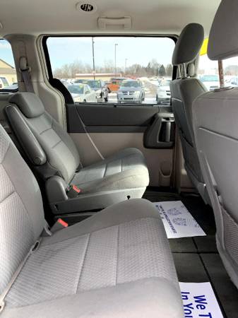 2010 Chrysler Town & Country 4dr Wgn Touring - - by for sale in Chesaning, MI – photo 22