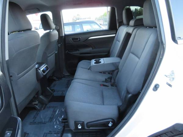 2014 Toyota Highlander LE Plus AWD 4dr SUV - - by for sale in Sacramento , CA – photo 20