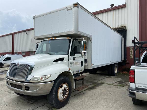 2001 international box truck - cars & trucks - by owner - vehicle... for sale in Brodhead, WI – photo 4