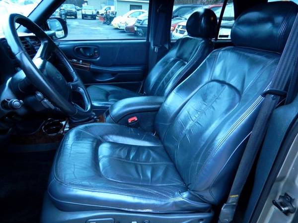 2000 Oldsmobile Bravada 4dr AWD - Best Finance Deals! - cars &... for sale in Oakdale, WI – photo 12