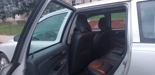 2005 VOLVO V70 WAGON 3RD ROW SEAT - cars & trucks - by owner -... for sale in Montclair, NJ – photo 20