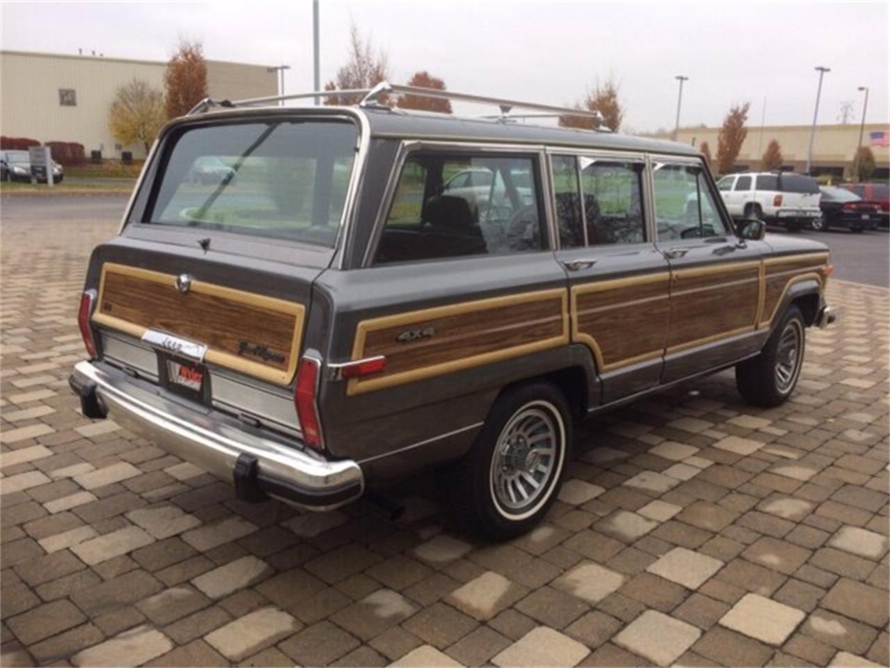 1989 Jeep Grand Wagoneer for sale in Milford, OH – photo 5
