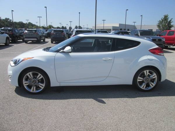 2016 Hyundai Veloster Base coupe White for sale in ROGERS, AR – photo 8