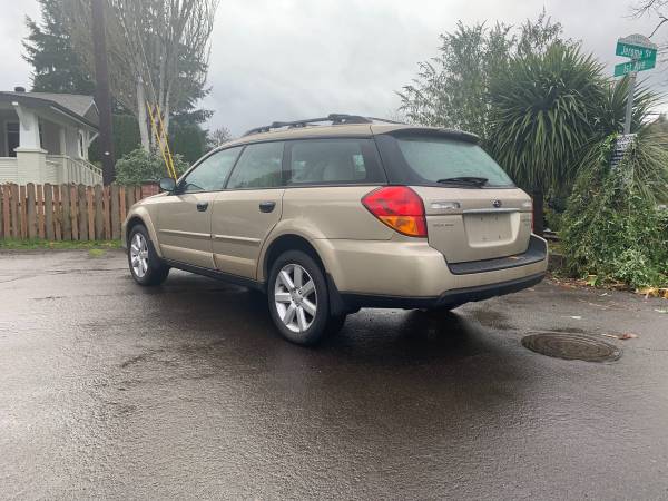 2009 Subaru Outback * Leather * 1 owner - cars & trucks - by dealer... for sale in Oregon City, OR – photo 3