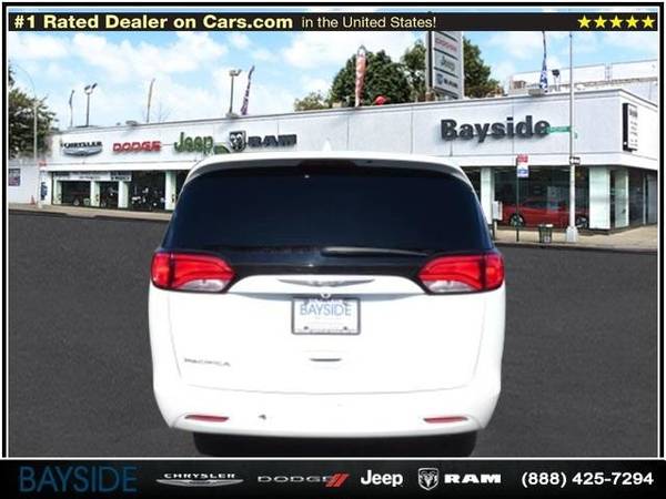 2017 Chrysler Pacifica Touring van Bright White Clearcoat for sale in Bayside, NY – photo 5