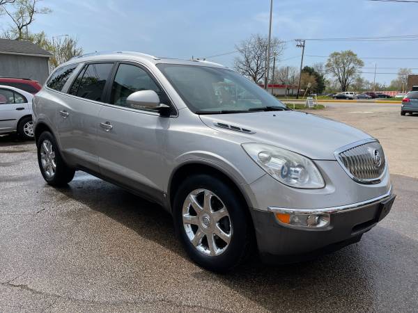 2008 BUICK ENCLAVE - LEATHER - FAMILY READY - 3RD ROW SEAT - cars & for sale in Palatine, IL – photo 3