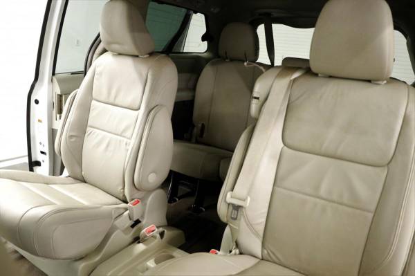 DVD! CAMERA! 2018 Toyota SIENNA XLE Mini Van White HEATED for sale in Clinton, KS – photo 17