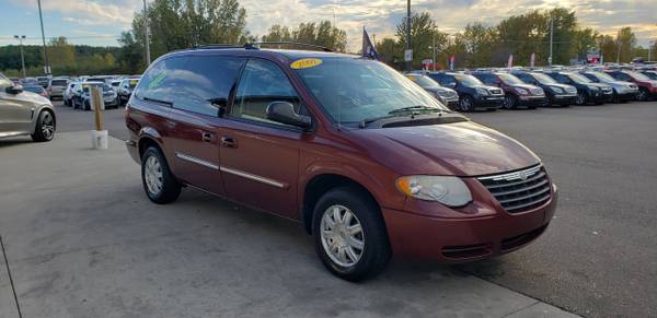 ALL MAKES! 2007 Chrysler Town & Country LWB for sale in Chesaning, MI – photo 3
