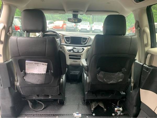 2017 Chrysler Pacifica Touring-L handicap wheelchair side for sale in Dallas, PA – photo 11
