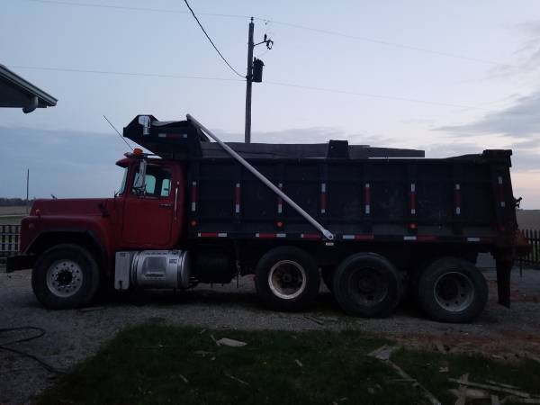 1997 Mack RB Tri-Axle Dump Truck for sale in Kalida, OH – photo 2