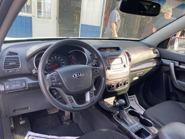 2015 Kia Sorento LX 2WD - - by dealer - vehicle for sale in Auburn, NY – photo 3