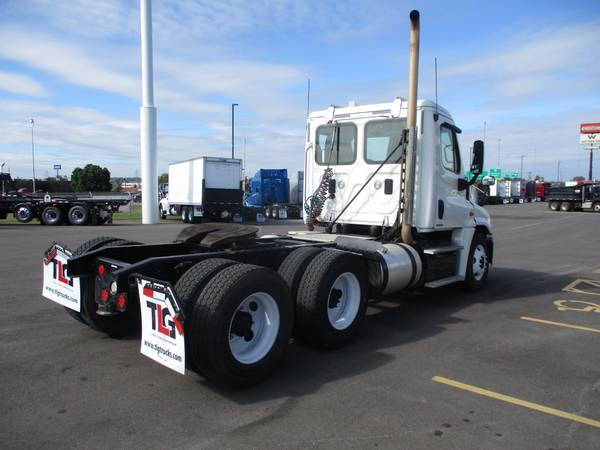 2013-2014 Freightliner Cascadia Day Cabs for sale in Charleston, SC – photo 3