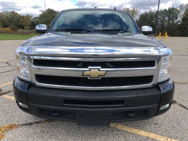 Loaded! 2010 Chevy Silverado 1500! 4x4! Crew Cab! Clean Truck! for sale in Ortonville, OH – photo 8