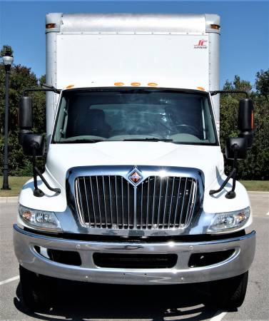 2013 International 4300 Box Truck 26’ 102 X 97 Liftgate REFURBISHED for sale in Emerald Isle, NC – photo 3