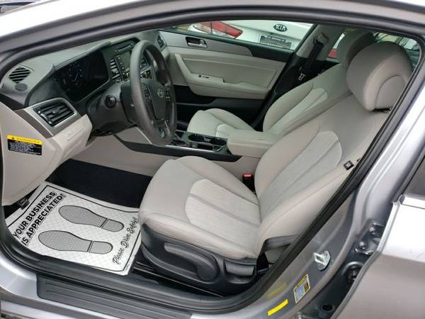 * * * 2016 Hyundai Sonata Plug-in Hybrid Sedan 4D * * * - cars &... for sale in Santa Clara, UT – photo 10