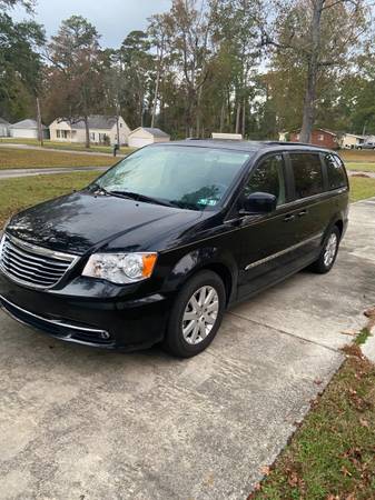 2015 Chrysler Town & Country Touring - cars & trucks - by owner -... for sale in Camp Lejeune, NC – photo 2