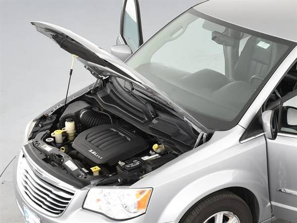 2013 Chrysler Town and Country Touring Minivan 4D mini-van Silver - for sale in Pittsburgh, PA – photo 4