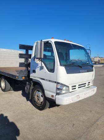 2006 Isuzu NQR Diesel 12 Feet Flatbed Liftgate Auto Low Miles Truck for sale in Brooklyn, NY – photo 3