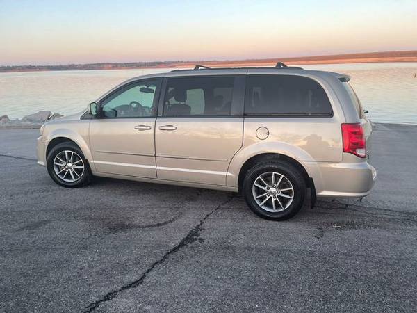 2014 Dodge Grand Caravan - Financing Available! - cars & trucks - by... for sale in Junction City, KS – photo 18