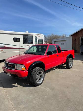 2002 GMC Sonoma (red) for sale in Sioux City, IA – photo 4