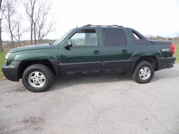 2002 Chevy Avalanche Z71 4x4 - cars & trucks - by owner - vehicle... for sale in Georgetown, KY – photo 2