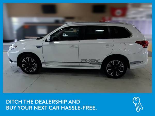 2018 Mitsubishi Outlander PHEV SEL Sport Utility 4D suv White for sale in Brooklyn, NY – photo 4