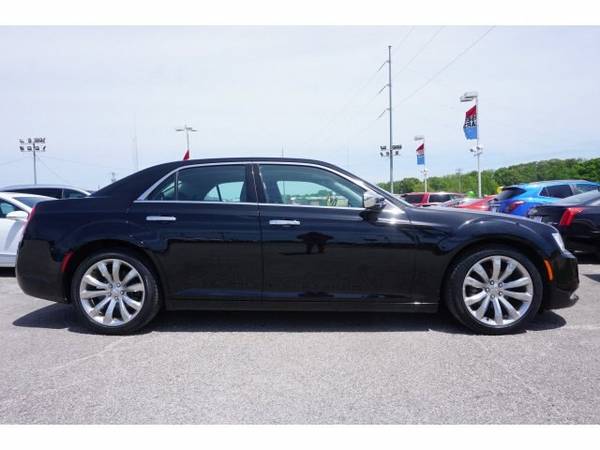 2019 Chrysler 300 Limited - - by dealer - vehicle for sale in Brownsville, TN – photo 4