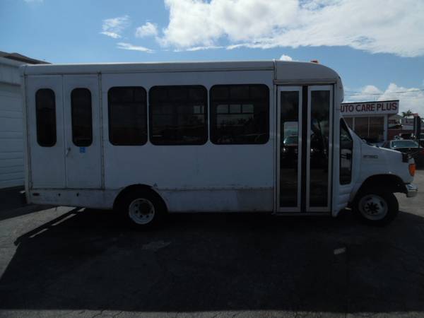 2007 *Ford* *Econoline Commercial Cutaway* Oxford White for sale in Wilton Manors, FL – photo 6