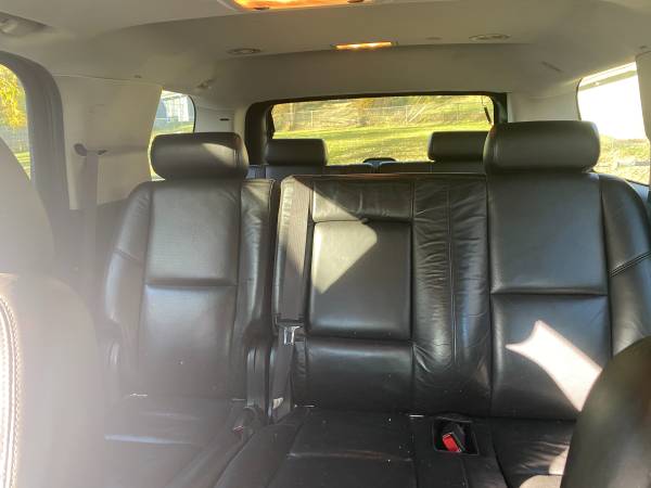 2009 Cadillac Escalade—hybrid - cars & trucks - by owner - vehicle... for sale in Waterford, MI – photo 4