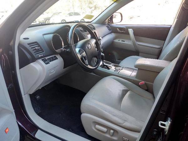 2012 Toyota Highlander Nav, Back up, Leather, 3Thd Row Seating for sale in Holliston, MA – photo 15