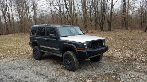 2006 Jeep Commander Limited for sale in Hilliards, PA – photo 3