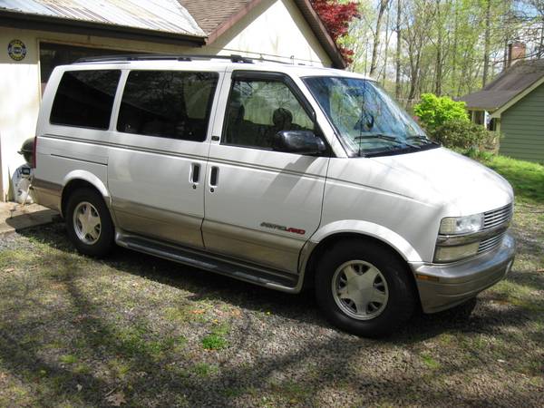 2002 Chevrolet Astro AWD Van, Very Low Miles & Clean! - cars & for sale in Pratts, VA – photo 4