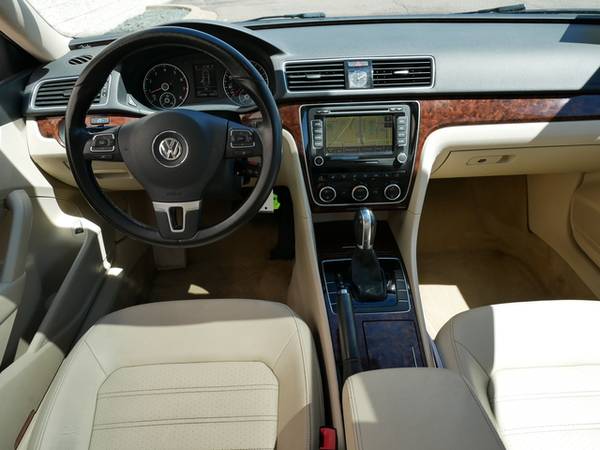 2012 Volkswagen VW Passat SEL - - by dealer - vehicle for sale in Roseville, MN – photo 10