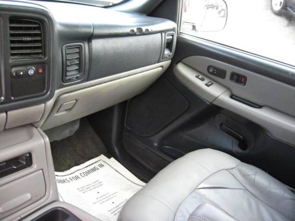 2002 Chevrolet Suburban LT for sale in Prospect Park, PA – photo 17
