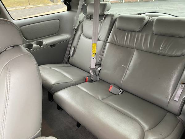 2006 Toyota Sienna LE FULLY-LOADED Minivan RELIABLE CLEAN for sale in Saint Louis, MO – photo 15