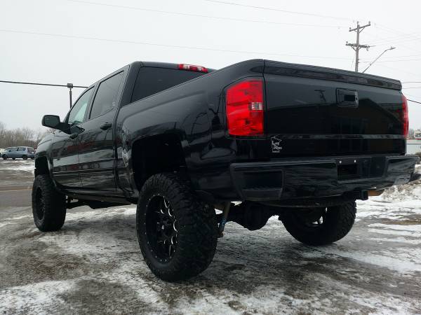 2017 Chevrolet Silvrado Crew Cab Z71 4x4 - LIFTED! Must See! MINT! for sale in Wyoming, MN – photo 15