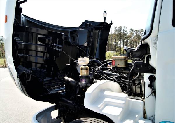 2013 Hino 268 24’ Box Truck 102 X 97 Cargo Truck Liftgate Refurbished for sale in Emerald Isle, FL – photo 15