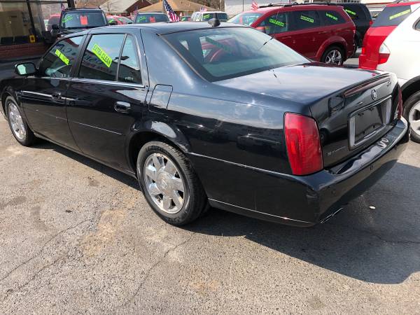 Cadillac DTS Sedan LOW MILES - - by dealer - vehicle for sale in Detroit, MI – photo 16