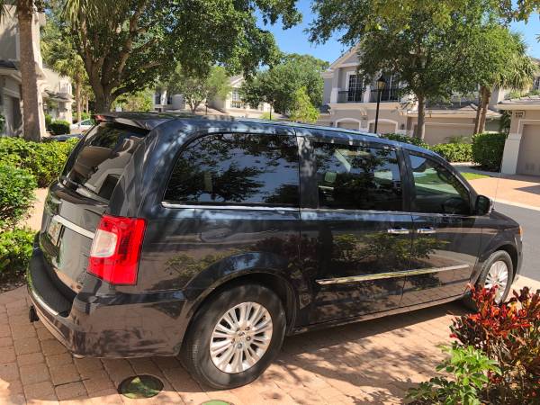 2013 Chrysler Town and Country LIMITED for sale in Naples, FL – photo 4
