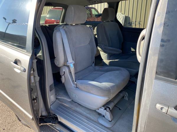 Toyota Sienna- 2004 - cars & trucks - by dealer - vehicle automotive... for sale in Spring Valley, CA – photo 8