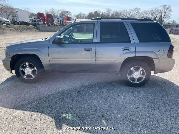 2008 Chevrolet TrailBlazer LT2 4WD 4-Speed Automatic for sale in Fort Atkinson, WI – photo 4