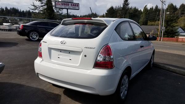 2009 Hyundai Accent GS Hatchback for sale in Coos Bay, OR – photo 3