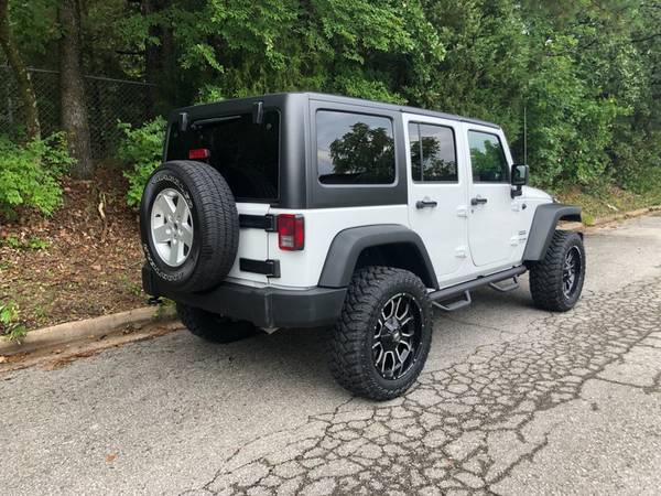 2018 Jeep Wrangler JK Unlimited Sport 4WD suv White for sale in Fayetteville, AR – photo 8