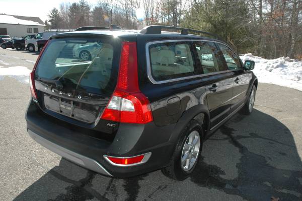 2011 Volvo XC70 AWD Wagon 3 2L - Great Carfax - IMMACULATE - cars & for sale in Windham, MA – photo 6